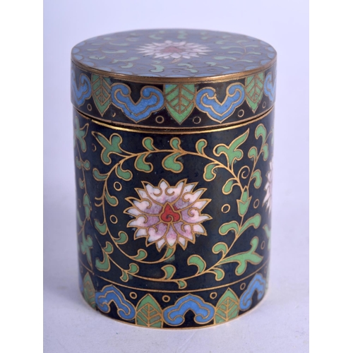 1252 - A CLOISONNE ENAMEL BOX AND COVER.  4.4cm diameter, 5.5cm high, weight 106.1g