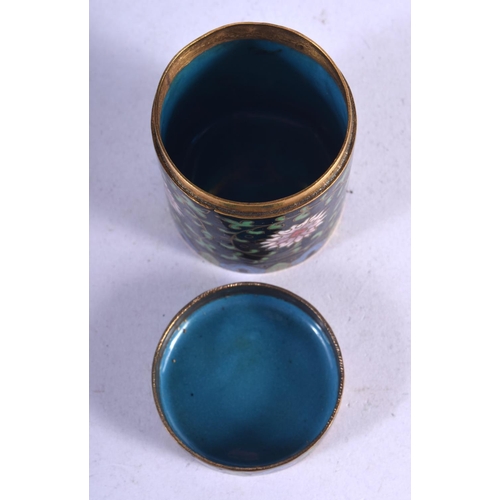 1252 - A CLOISONNE ENAMEL BOX AND COVER.  4.4cm diameter, 5.5cm high, weight 106.1g