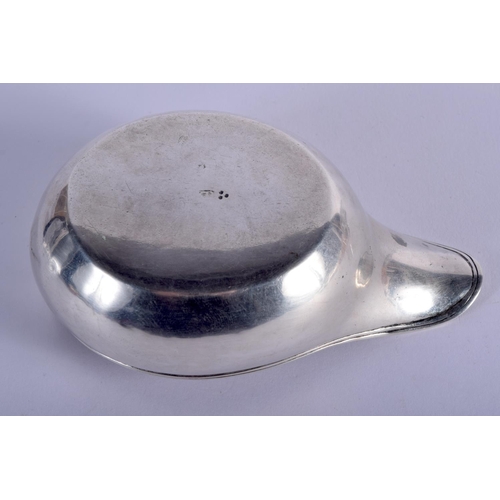 382 - AN ANTIQUE CONTINENTAL SILVER PAP BOAT. 99 grams. 12 cm x 7.5 cm.