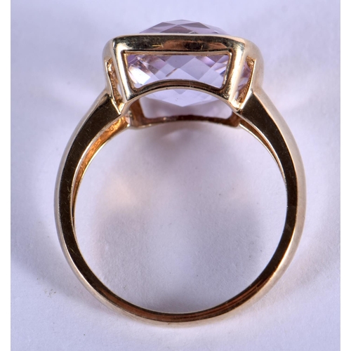 668 - A 9CT GOLD RING. 3.3 grams. N.