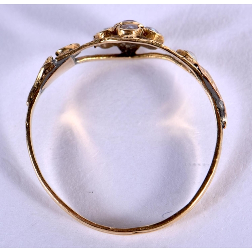 743 - A 9CT GOLD AND PEARL RING. 1.2 grams. O/P.