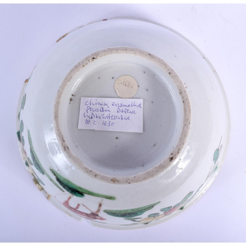 77 - A 17TH CENTURY CHINESE WUCAI PORCELAIN PROVINCIAL BOWL Ming, painted with a spotted deer. 16 cm diam... 