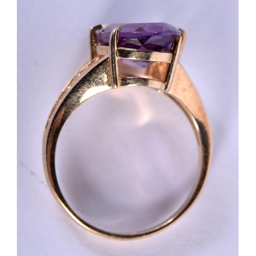 788 - A 9CT GOLD RING. 4.4 grams. P.