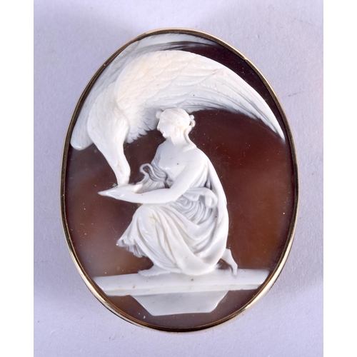 812 - A 9CT GOLD CAMEO BROOCH. 14 grams. 4.5 cm x 3.5 cm.