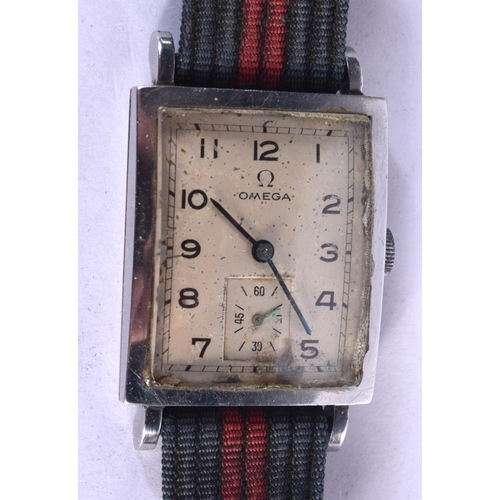 816 - A VINTAGE OMEGA WRISTWATCH. 21 grams. Dial 2.5 cm wide approx.