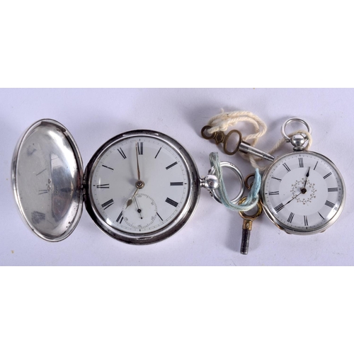 822 - TWO ANTIQUE SILVER POCKET WATCHES. 155 grams. London 1842. Largest 4.75 cm wide. (2)