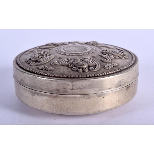 829 - A CHINESE WHITE METAL BOX 20th Century. 69.8 grams. 8 cm diameter.