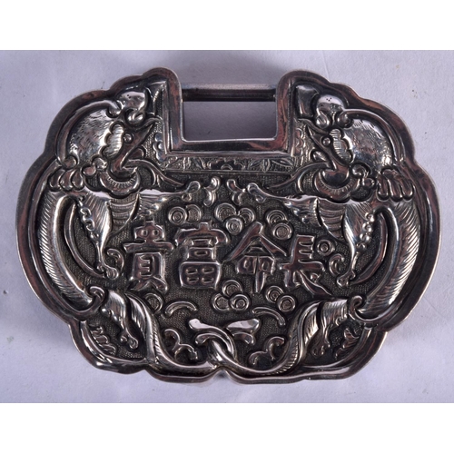 839 - AN ANTIQUE CHINESE EXPORT SILVER BUCKLE. 26 grams. 6.5 cm x 5 cm.