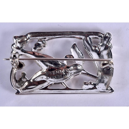 878 - A DANISH SILVER BIRD BROOCH. 10 grams. 2.5 cm x 3.75 cm.