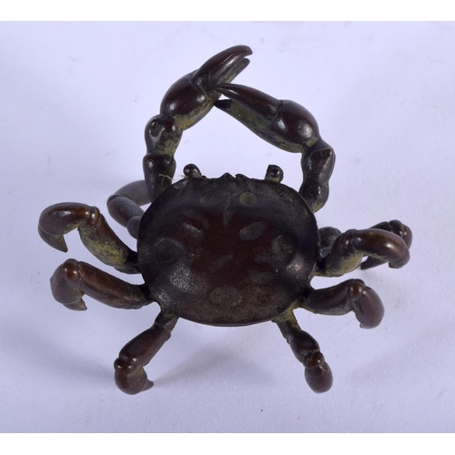 889 - A JAPANESE BRONZE CRAB OKIMONO. 81 grams. 5.5 cm x 5.5 cm.