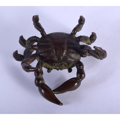 889 - A JAPANESE BRONZE CRAB OKIMONO. 81 grams. 5.5 cm x 5.5 cm.