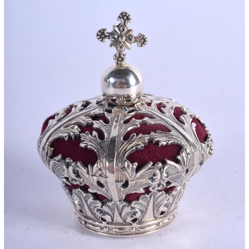 964 - A STERLING SILVER ROYAL CROWN.  Stamped Sterling, 5.1cm x 4cm, weight 40.2g