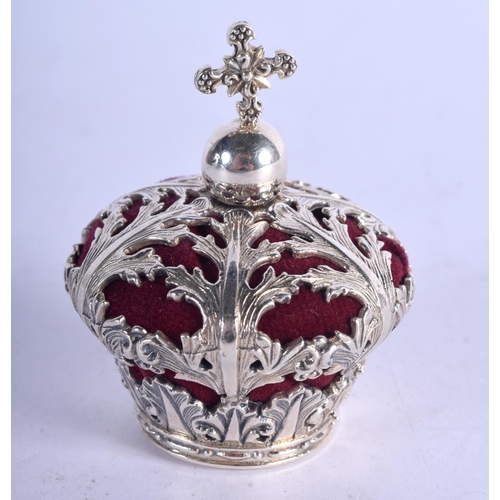 964 - A STERLING SILVER ROYAL CROWN.  Stamped Sterling, 5.1cm x 4cm, weight 40.2g