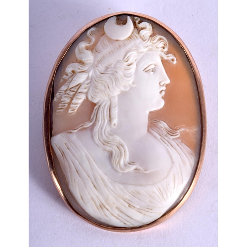 991 - A 9CT GOLD AND CAMEO BROOCH.  Stamped 9CT, 5.7cm x 4.3cm, weight 12g