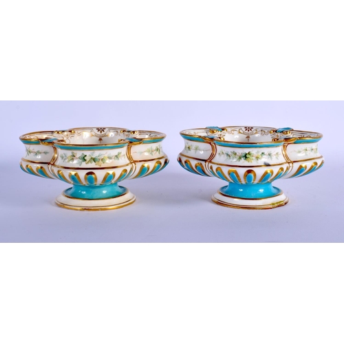 112 - 19TH C. MINTON PAIR OF QUADRILOBE PEDESTAL DISHES PAINTED WITH ROSES HIGHLIGHTED IN TURQUOISE.5.5cm ... 