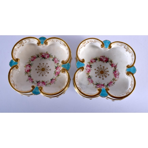 112 - 19TH C. MINTON PAIR OF QUADRILOBE PEDESTAL DISHES PAINTED WITH ROSES HIGHLIGHTED IN TURQUOISE.5.5cm ... 