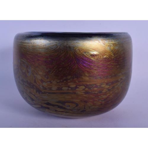 20 - A CHARMING LOUIS COMFORT TIFFANY FAVRILLE GLASS BOWL. 15 cm diameter.