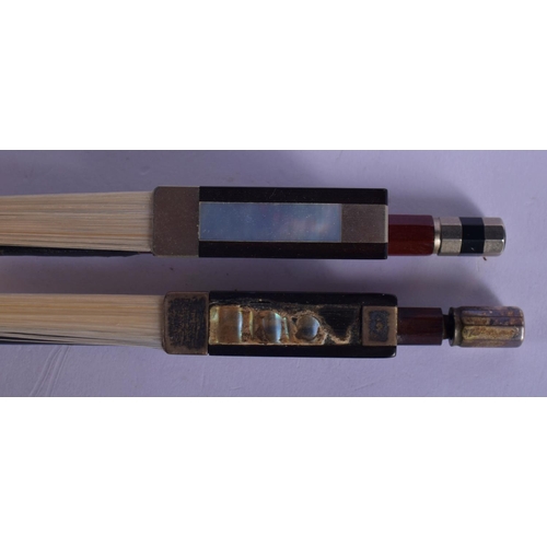 306 - A 19TH CENTURY GERMAN VIOLIN with two bows and contained within an Edward Withers case. 58 cm long. ... 