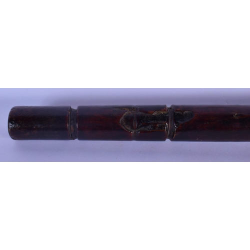 353 - A RARE 17TH CENTURY JAMES I PERIOD CARVED WOOD PEACE ENFORCING MACE also possibly used by Sheriffs B... 