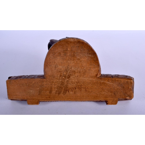 389 - A 19TH CENTURY BAVARIAN BLACK FOREST CARVED WOOD DESK STAND formed as a dog head with inkwell and pe... 