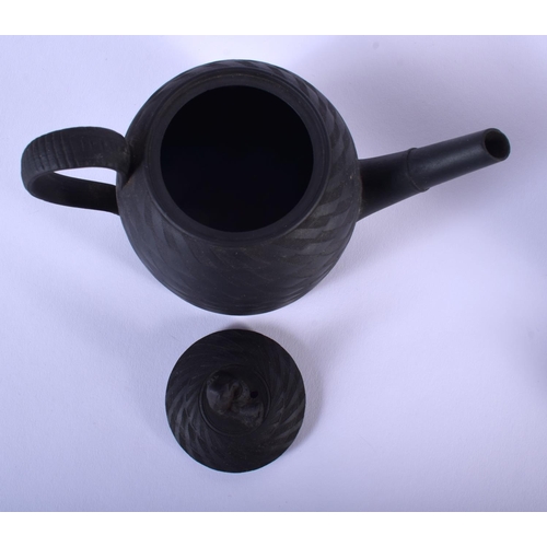 62 - 18TH C. WEDGWOOD BASALT TEA POT AND COVER WITH FINIAL OF A FEMALE SEATED FIGUREPROBABLY WEDGWOOD OR ... 