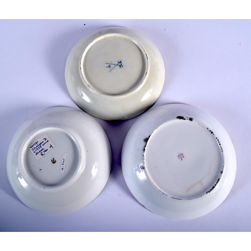 67 - 18TH C. WORCESTER COFFEE CUPS, QUEEN CHARLOTTE PATTERN AND A QUEENS PATTERN BY GILES, TWO CHELSEA DE... 