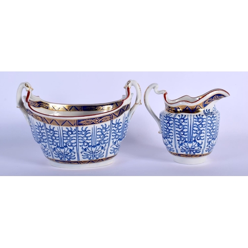 77 - 18TH C. FLIGHT BARR WORCESTER BOAT-SHAPED SUCRIER AND A MATCHING CREAM JUG PAINTED WITH ROYAL LILY P... 