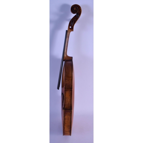 313 - AN ANTIQUE TWO PIECE BACK VIOLIN. 59 cm long.