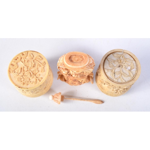 20 - A PAIR OF 19TH CENTURY CHINESE CANTON IVORY BOXES together with a similar snuff bottle. Largest 7 cm... 