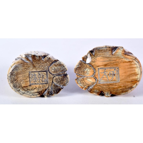 50 - A PAIR OF 19TH CENTURY CHINESE CARVED MAMMOTH IVORY FIGURES OF SCHOLARS modelled in robes. 7 cm x 4.... 