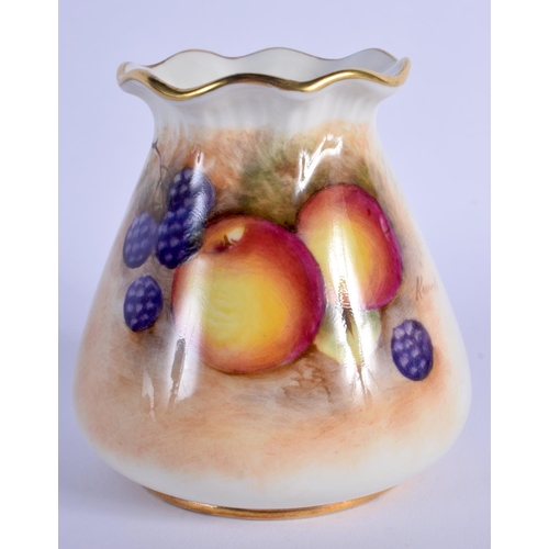 112 - ROYAL WORCESTER PIE CRUST RIM VASE PAINTED WITH BLACKBERRIES AND APPLES BY ROBERTS, SIGNED SHAPE G95... 