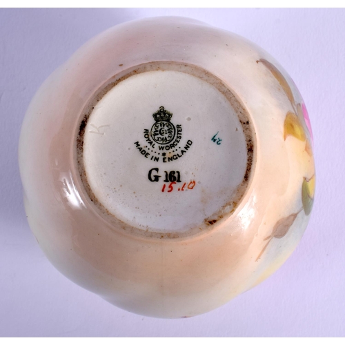 118 - ROYAL WORCESTER SPHERICAL VASE PAINTED BY M. HUNT,  SIGNED DATE CODE 1925 SHAPE G161 7cm High