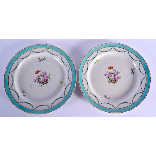 170 - 18TH C. PAIR OF CHELSEA DERBY PLATES WITH A TURQUOISE BORDER, GARLANDS OF HUSKS AND A LARGE CENTRAL ... 