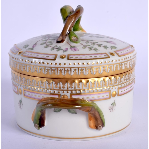 182 - 20TH C. ROYAL COPENH AGEN FLORA DANICA BOTANICAL BUTTER TUB AND COVER 4cm High 8 cm Diameter