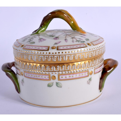 182 - 20TH C. ROYAL COPENH AGEN FLORA DANICA BOTANICAL BUTTER TUB AND COVER 4cm High 8 cm Diameter