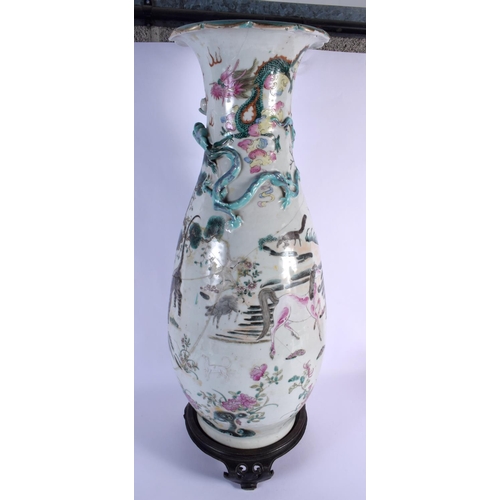 200 - CHINESE LARGE VASE 63 CM High