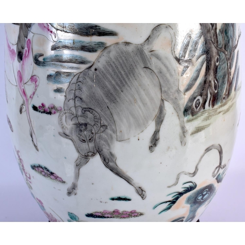 200 - CHINESE LARGE VASE 63 CM High