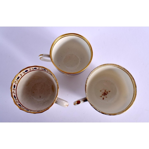 207 - 18TH C. CAUGHLEY COFFEE CUP, TEACUP AND SAUCER PAINTED WITH THE CURTAINS PATTERN, A SHANKERED TRIO, ... 