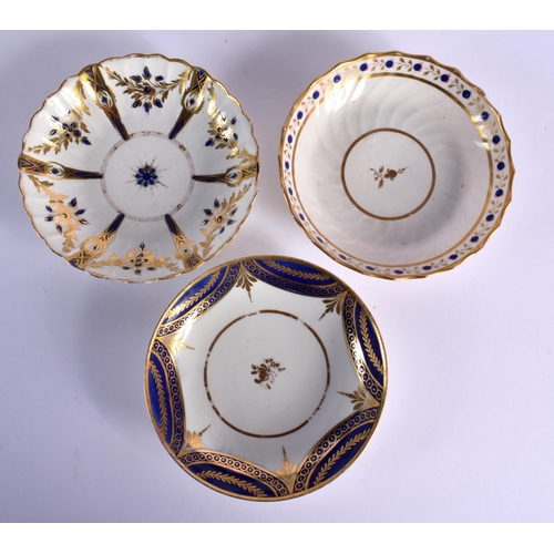 207 - 18TH C. CAUGHLEY COFFEE CUP, TEACUP AND SAUCER PAINTED WITH THE CURTAINS PATTERN, A SHANKERED TRIO, ... 