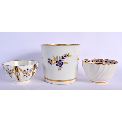 207 - 18TH C. CAUGHLEY COFFEE CUP, TEACUP AND SAUCER PAINTED WITH THE CURTAINS PATTERN, A SHANKERED TRIO, ... 