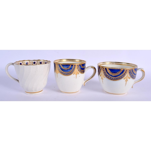207 - 18TH C. CAUGHLEY COFFEE CUP, TEACUP AND SAUCER PAINTED WITH THE CURTAINS PATTERN, A SHANKERED TRIO, ... 