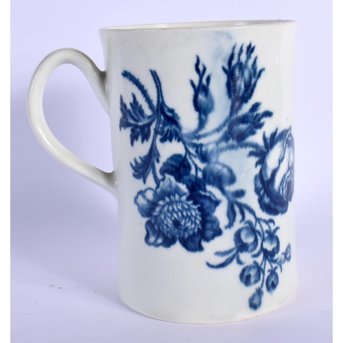 212 - 18TH C. WORCESTER MUG PRINTED WITH THE NATURAL SPRAYS PATTERN 12cm High