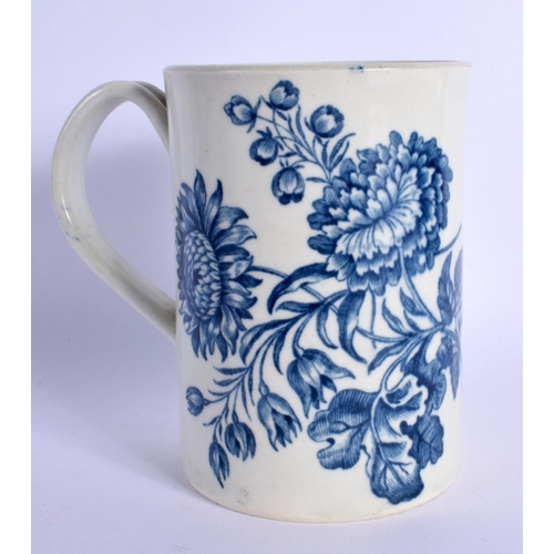 215 - 18TH C. WORCESTER MUG PRINTED WITH THE NATURAL SPRAYS PATTERN 11cm High