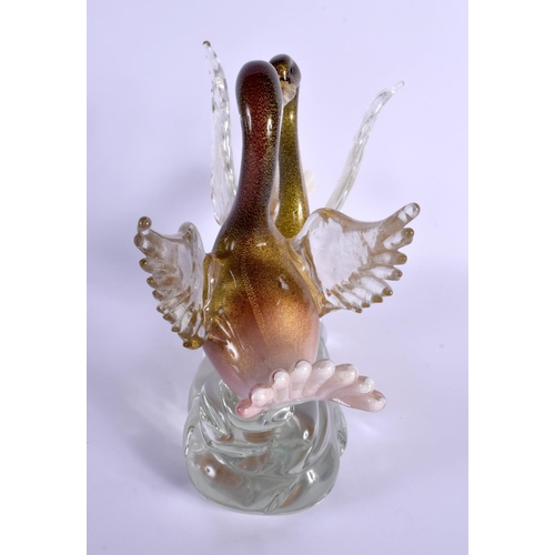 259 - A MURANO GLASS FIGURE OF TWO BIRDS. 25 cm x 24 cm.