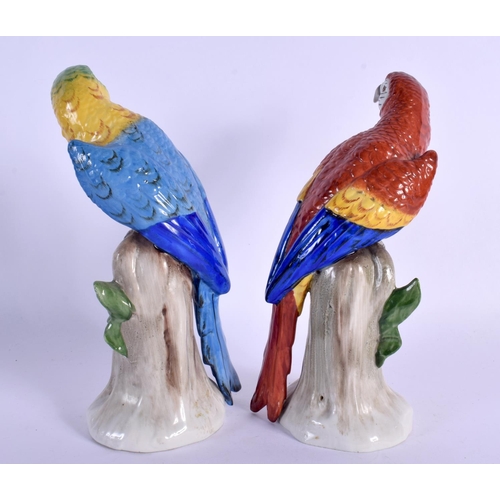 284 - A PAIR OF LATE 19TH CENTURY NAPLES PORCELAIN FIGURES OF PARROTS. 21 cm high.