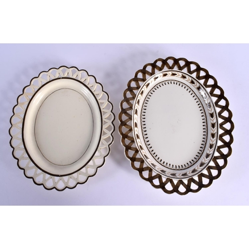 292 - TWO LATE 18TH CENTURY LEEDS & WEDGWOOD BASKETS ON STANDS with acorn decoration. Largest 24 cm x 14 c... 