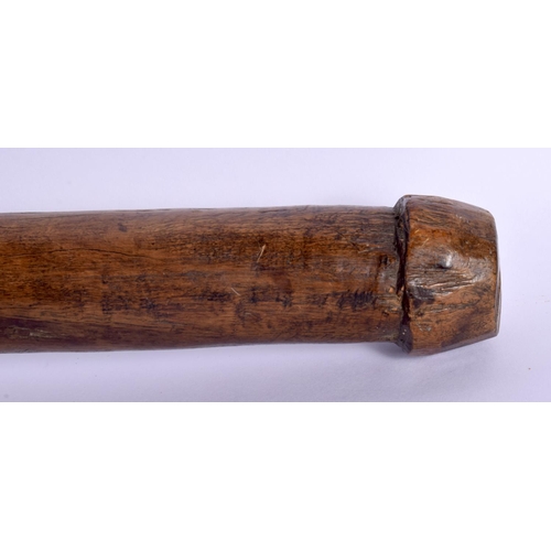 444 - A LARGE 19TH CENTURY FIJIAN VITI WOODEN CARVED TRIBAL WAR CLUB. 100 cm long.