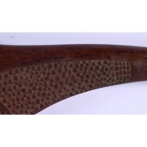 445 - A LARGE 19TH CENTURY FIJIAN VITI WOODEN CARVED TRIBAL WAR CLUB. 100 cm long.