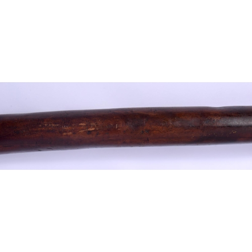 446 - A LARGE 19TH CENTURY FIJIAN VITI WOODEN CARVED TRIBAL WAR CLUB. 100 cm long.