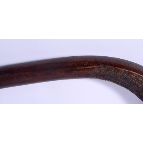 446 - A LARGE 19TH CENTURY FIJIAN VITI WOODEN CARVED TRIBAL WAR CLUB. 100 cm long.